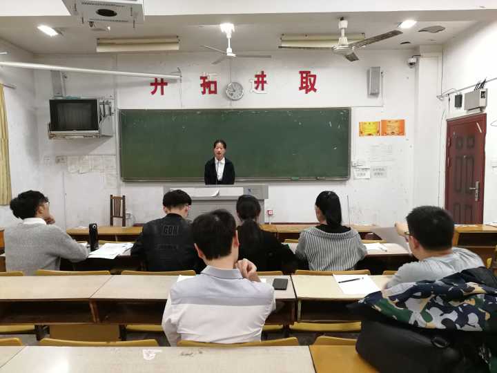 外国语学院2018年MC Club主持人培训班面试圆满落幕，助力学子点燃舞台梦想